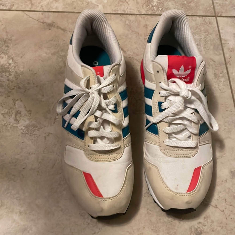 Adidas men’s sneakers.